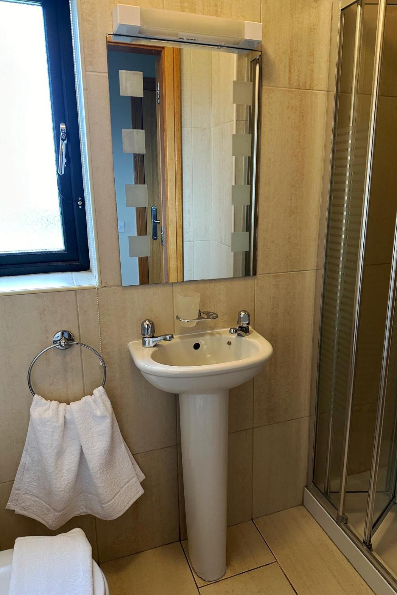 Cuirt Na Coiribe Summer Accommodation Galway Luaran gambar